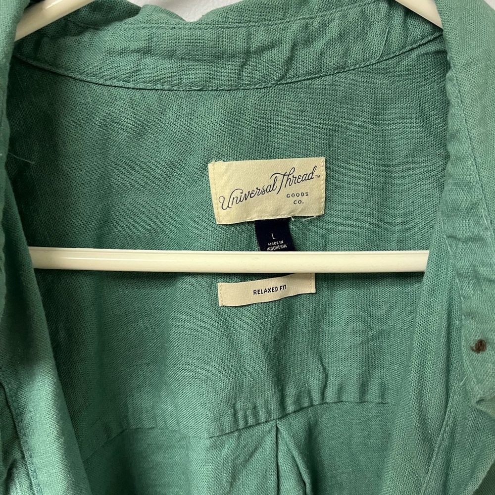 Universal thread Green Button-Up Shirt - Picture 4 of 4